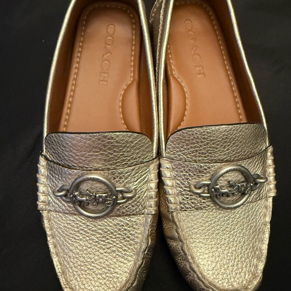 Coach Margot Women's Champagne Metallic loafer. FG2955. Size 5B - Picture 3 of 9